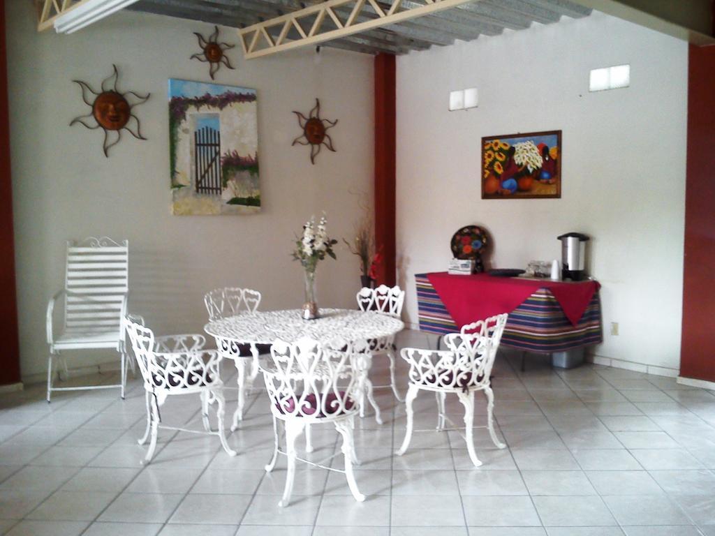 Hotel Los Balcones Parras de la Fuente Exterior photo